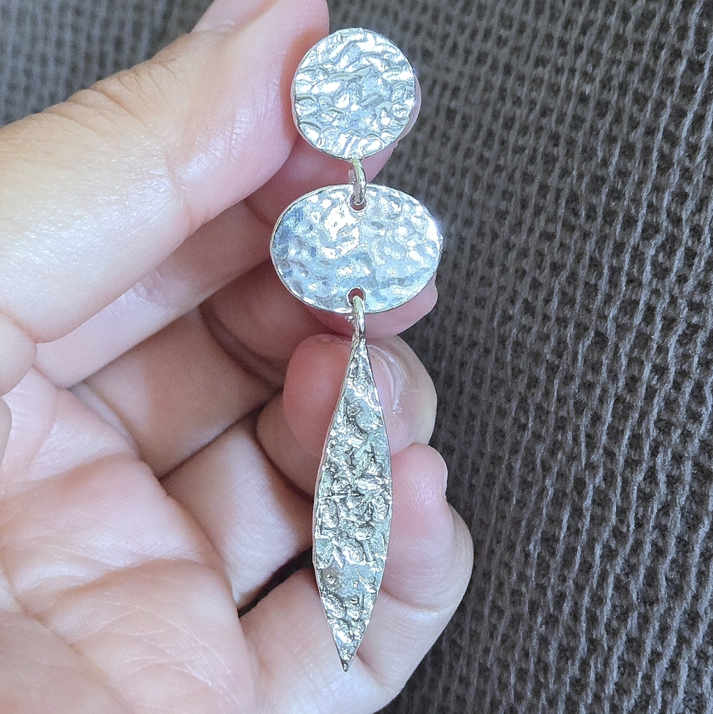 Noa Zuman Silver🤍 Hammered🔨 Geometric📐 Dangle Earrings - Picture 4 of 15